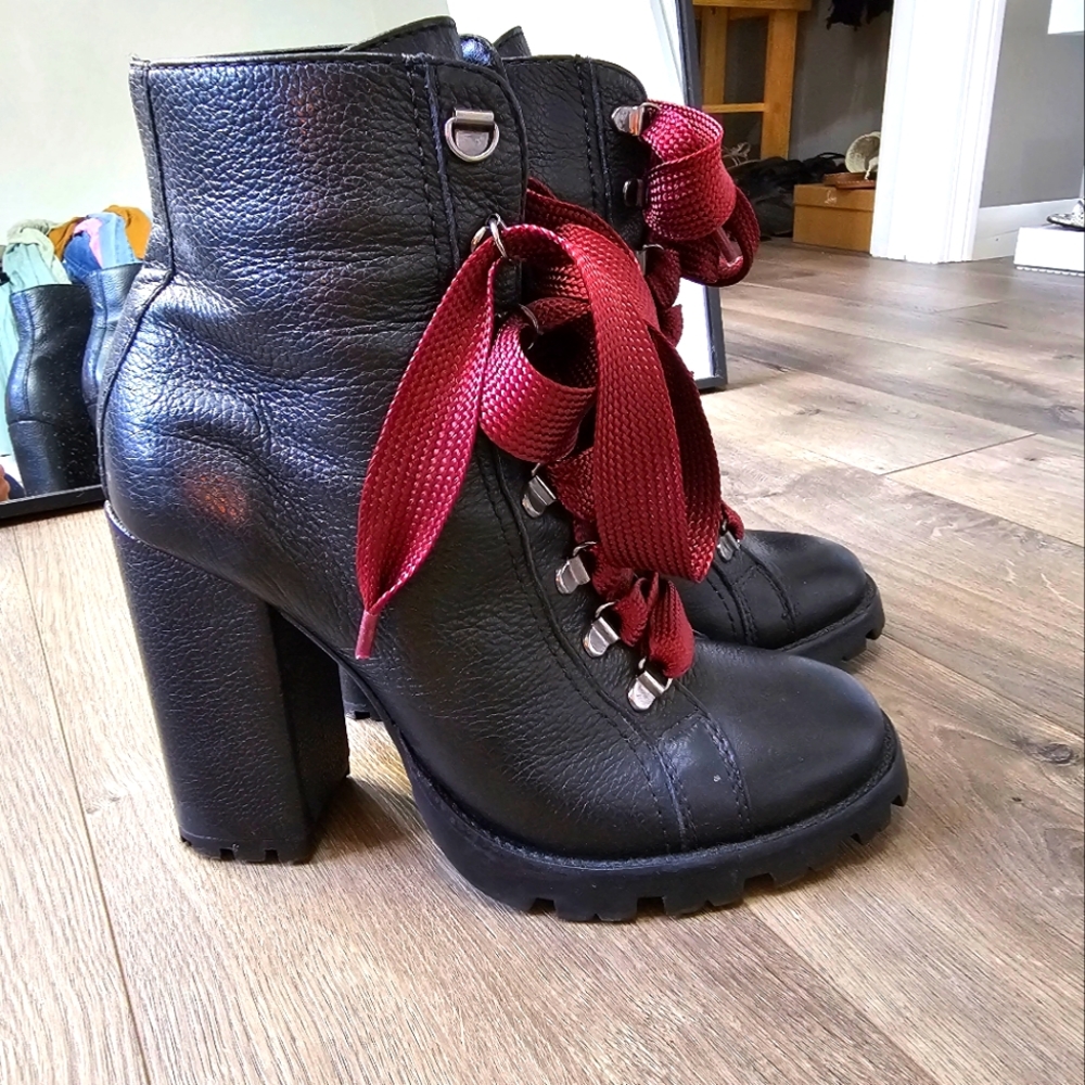 Schutz Zara boot